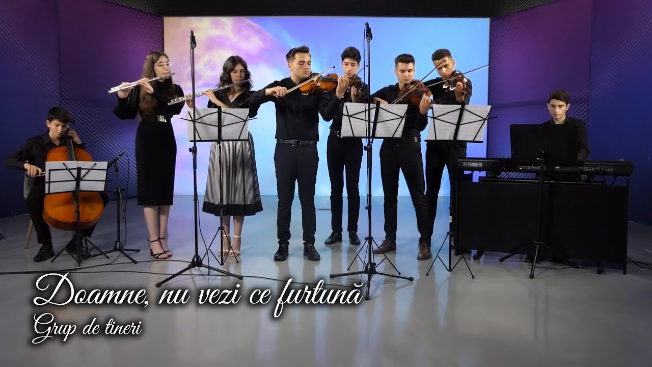 DOAMNE, NU VEZI CE FURTUNĂ / Grup de tineri