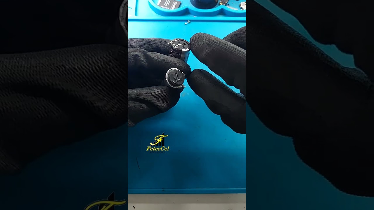 Capacitor eletrol&iacute;tico
