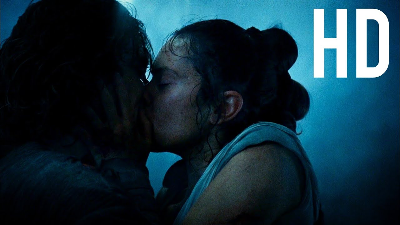 Rey and Ben Kiss' The Rise Of Skywalker Clip