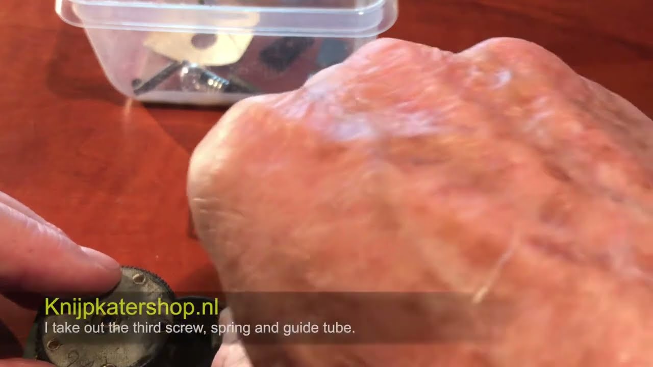 Torsieveer monteren in een Philips knijpkat, type 7424 en 7424-03