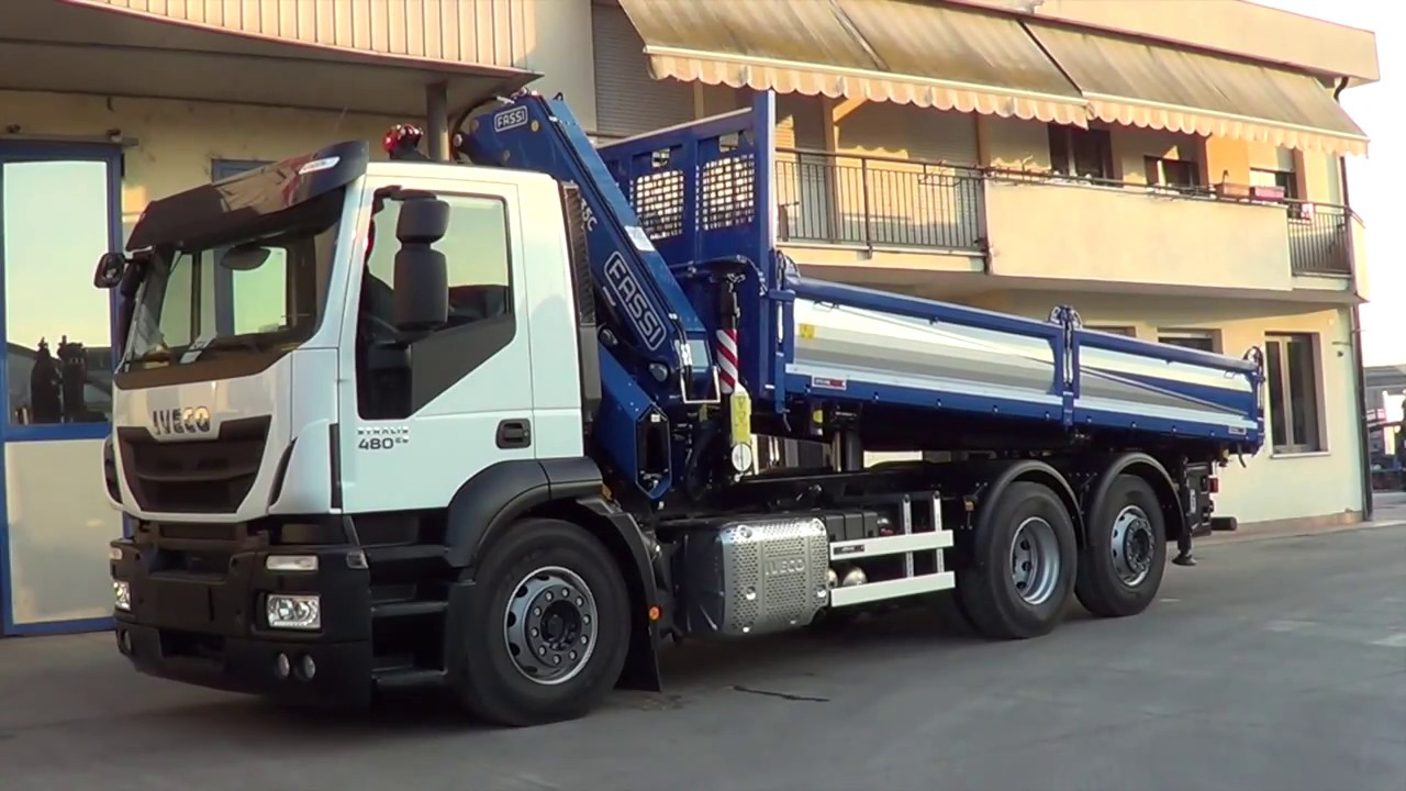 Iveco Stralis 3 assi - Cassone ribaltabile trilaterale con gru Fassi