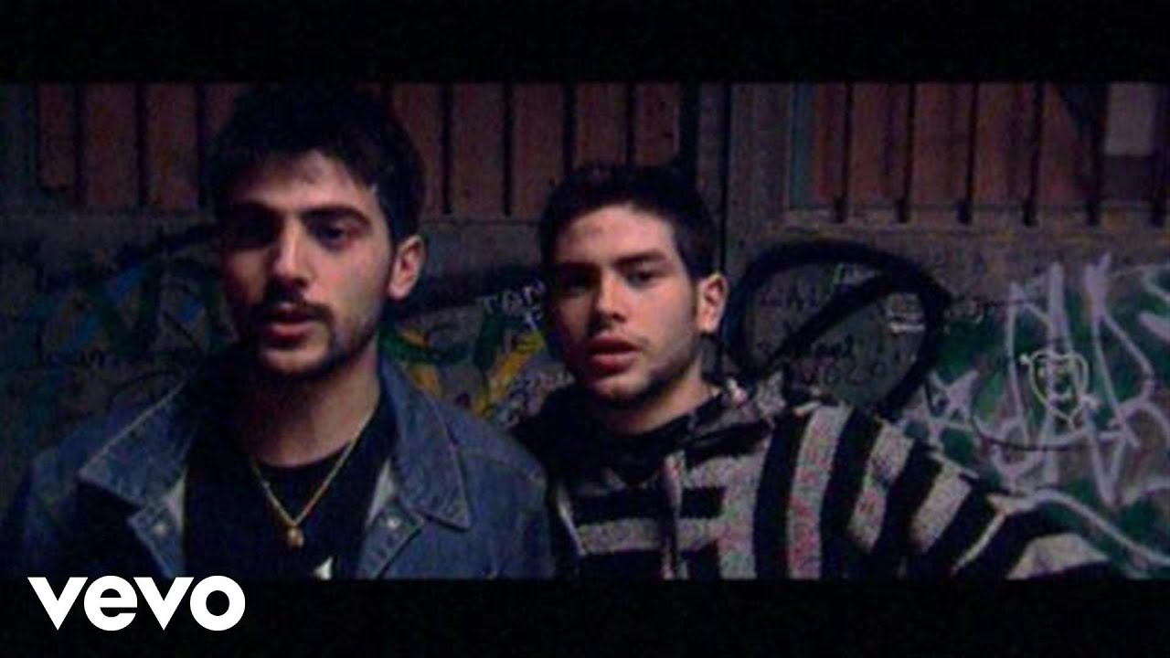 Estopa - Cacho A Cacho (Videoclip)