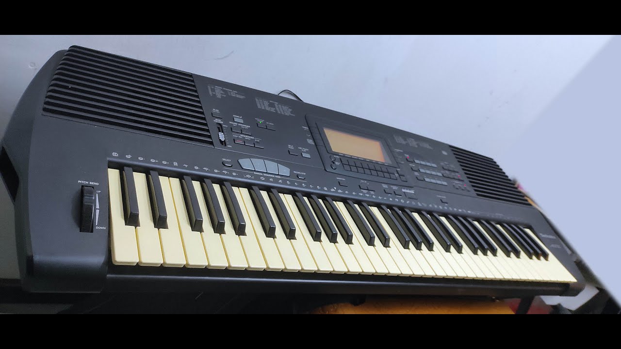 Technics SX-KN 720 (playing STYLES)