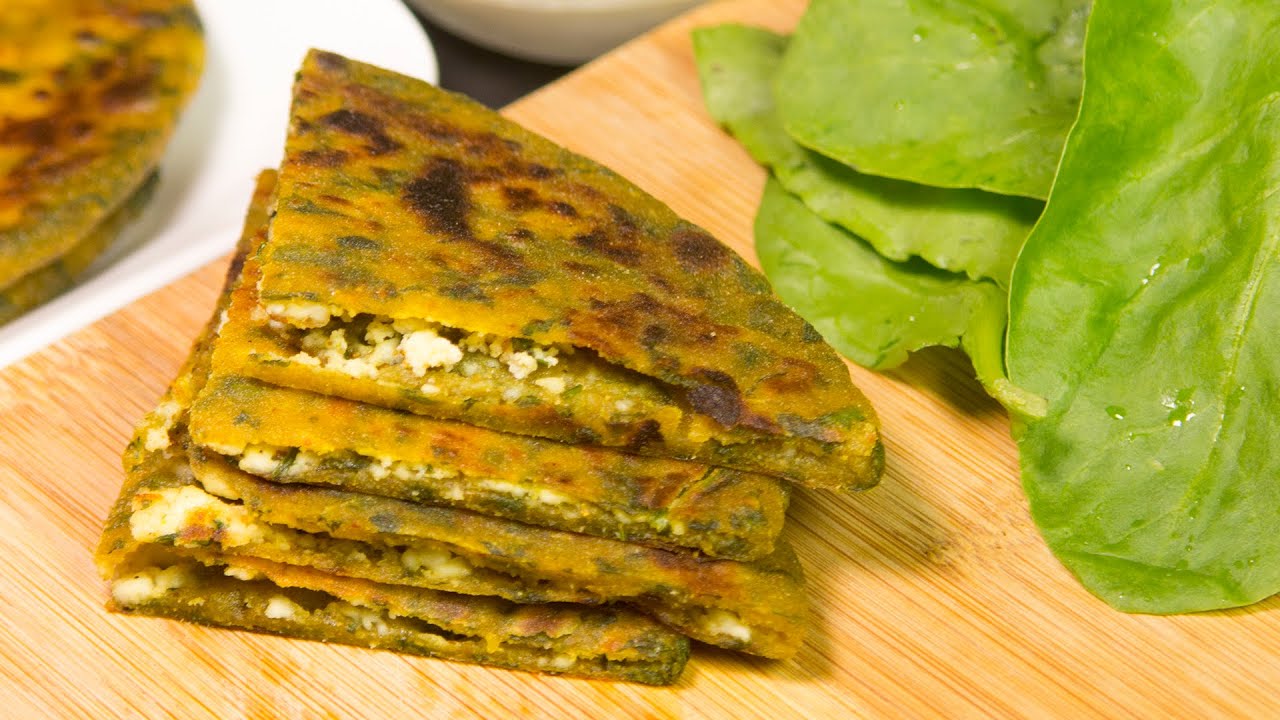 Stuffed paneer palak paratha recipe/palak paneer paratha