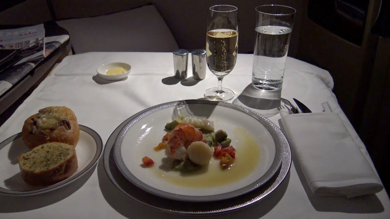 A380-800 Singapore Airlines SQ221: Singapore to Sydney (First Class Suites)