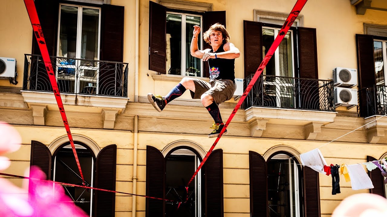 Slacklines replace Clotheslines in Italy - Red Bull Airlines 2013