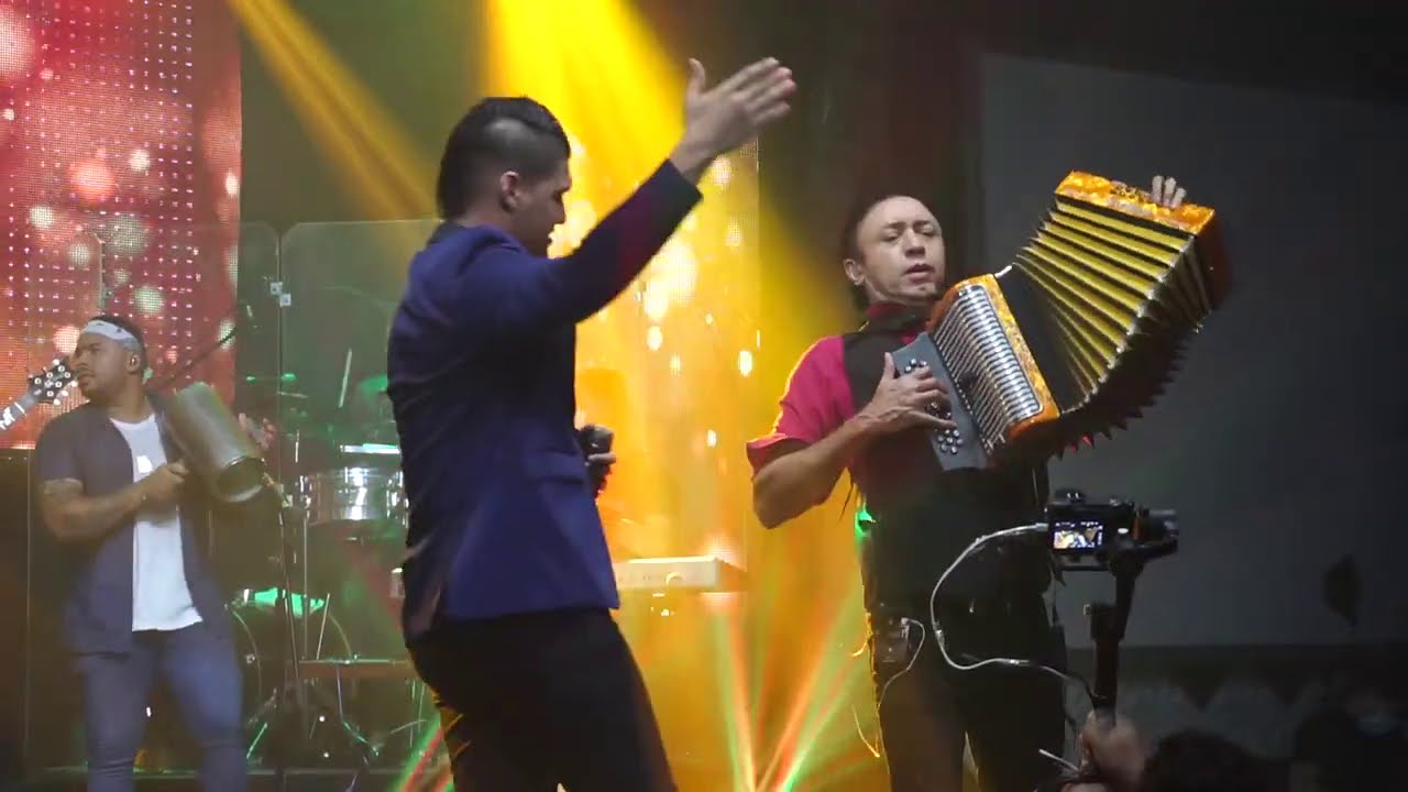 La Inconforme - Elder Dayán y Franco Arguelles
