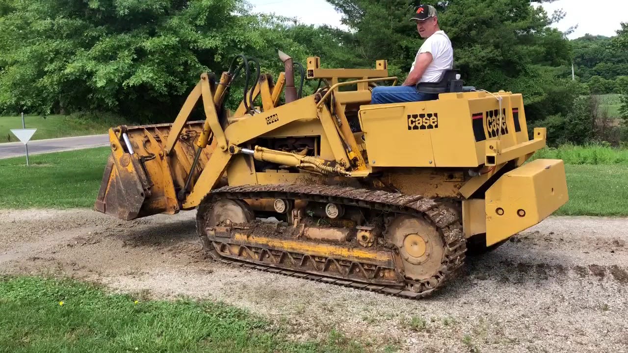 Case 850 crawler loader