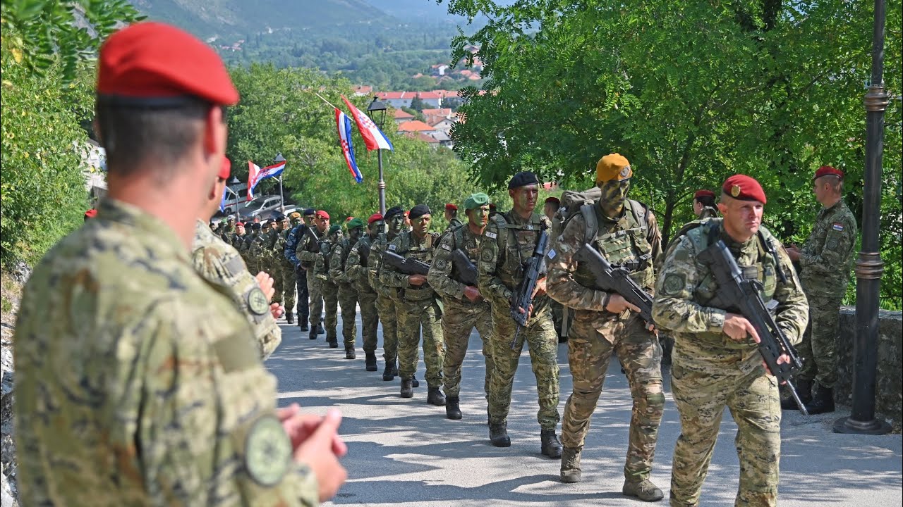 Srca punog ponosa na vrhu Kninske tvrđave