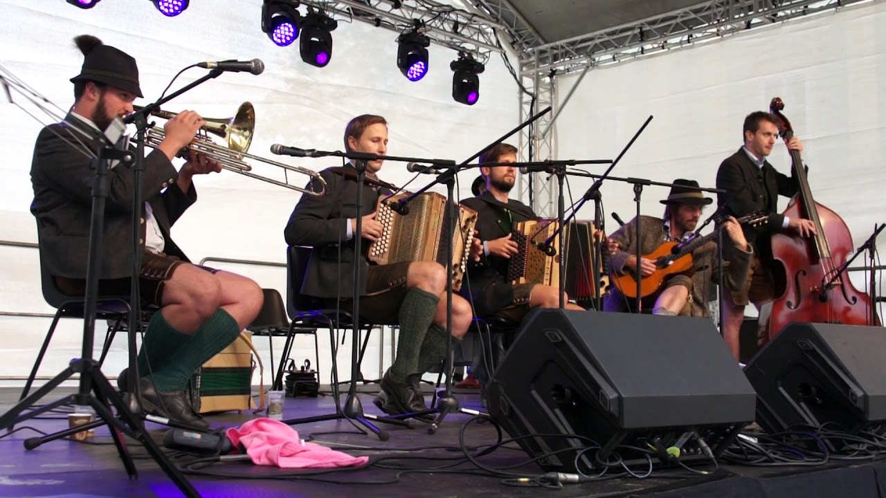 Die Volksliedwerk-Kapelle, VoLXmusik on Air,  5-1 &copy; OlmHERZ