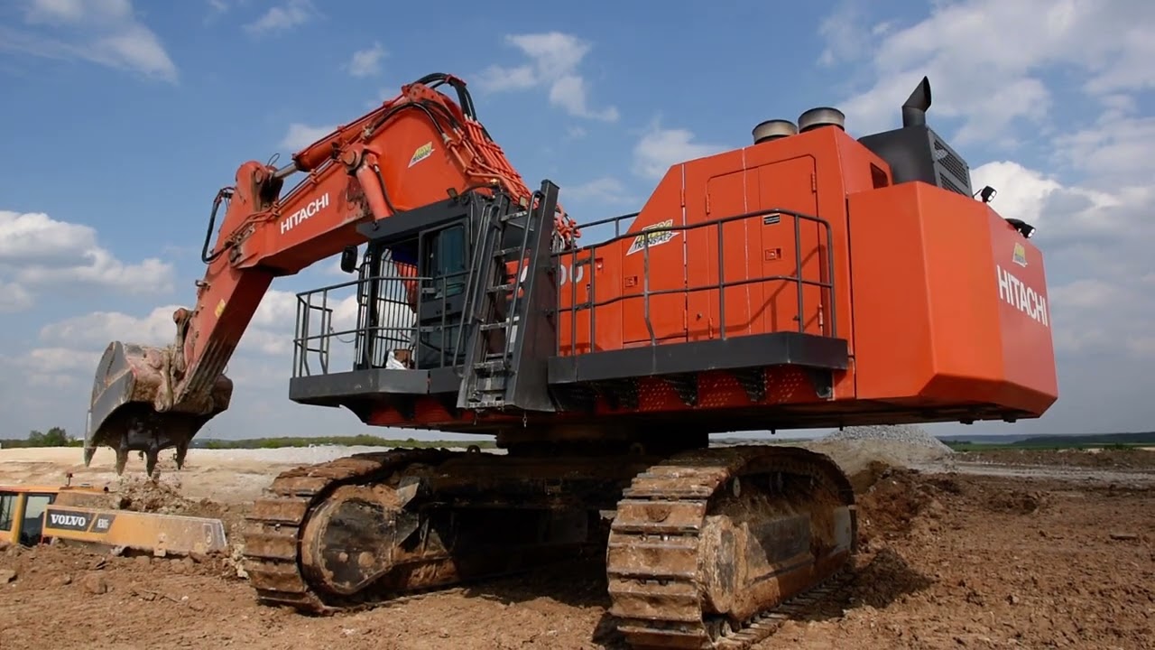 Hitachi EX1200 loading A30G