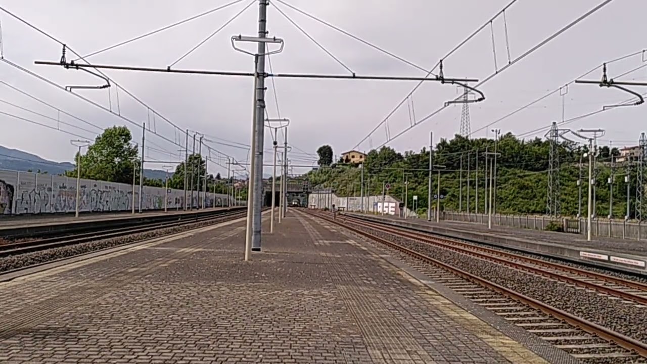 FS Trenitalia ETR425 052 ad Aulla Lunigiana: 09/06/2024.