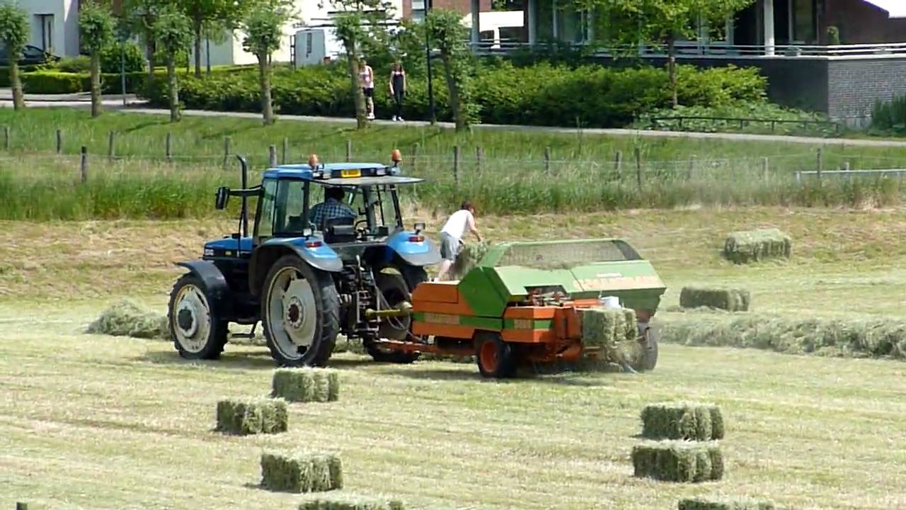 Hooi persen met new-holland 8340 sle en Galligani 5690 in den bosch empel