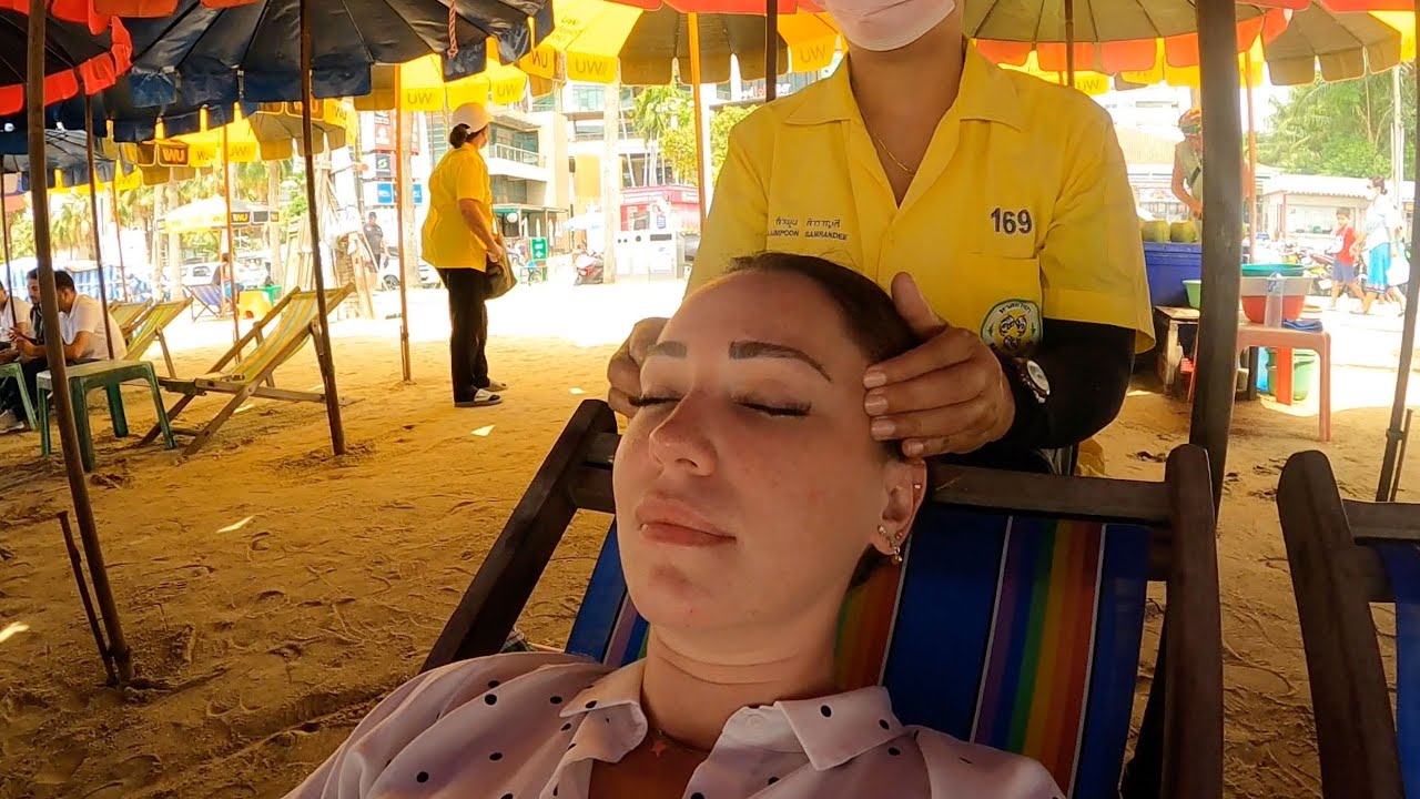 Masaje callejero de cabeza en una playa de Tailandia (Pattaya) 💆🏼‍♀️  *ASMR relajante*