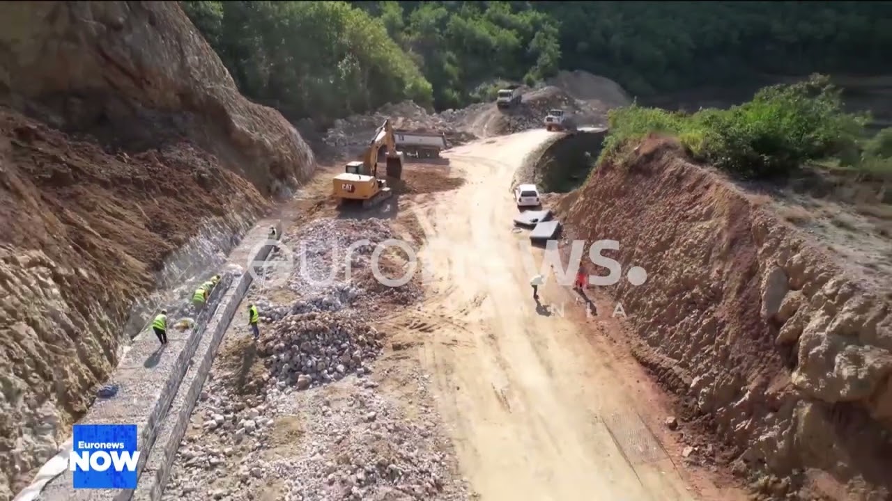Rrug&euml; e re 22 km n&euml; jugper&euml;ndim t&euml; Tiran&euml;s, nis n&euml; Mullet dhe mbaron n&euml; Kashar
