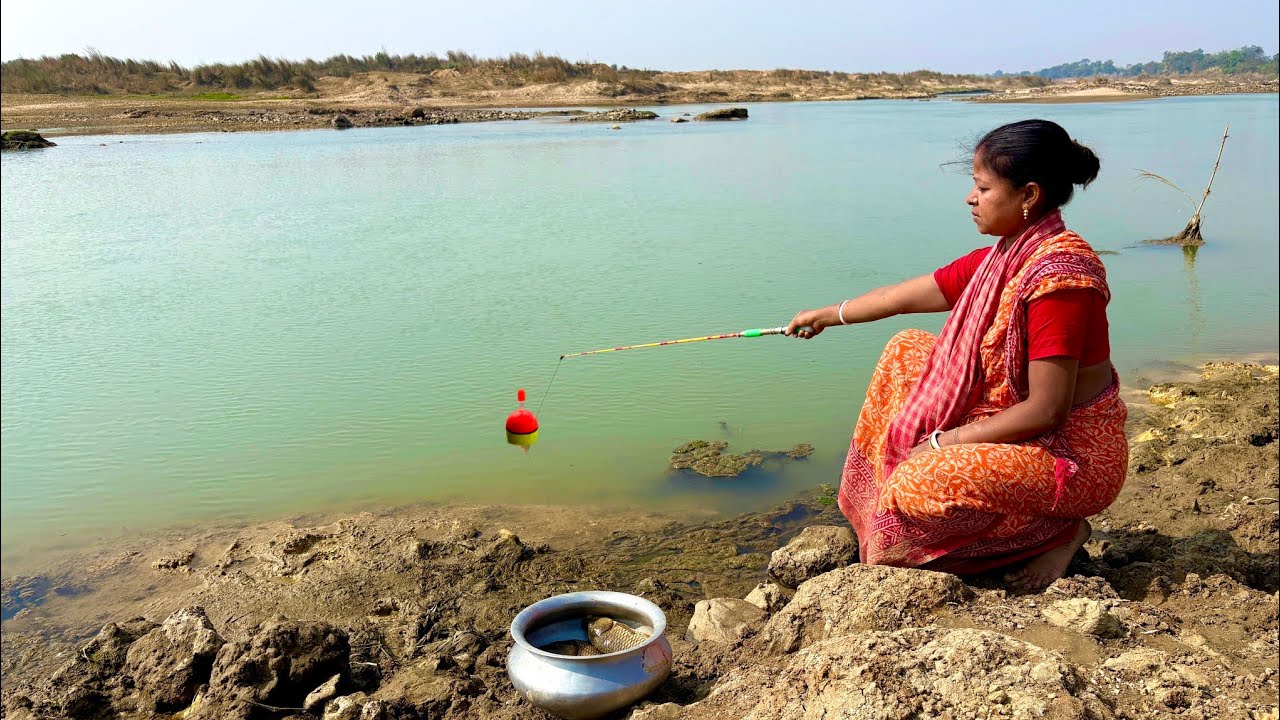 Fishing Video 🐟 || The Wonderful Lady is fishing with a hook in the river || Hook Fishing 