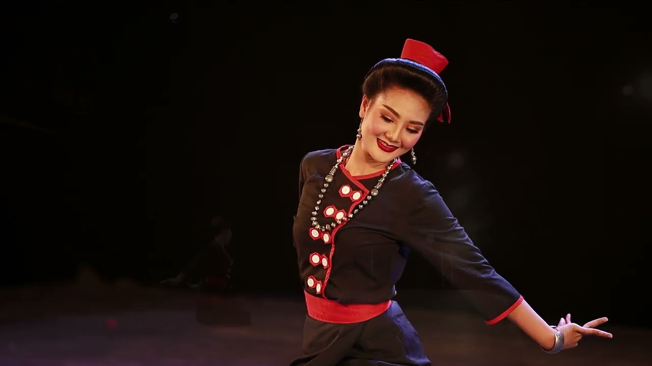 การแสดงชุดที่ ๑๒ ฟ้อนศรีโคตรบูรณ์