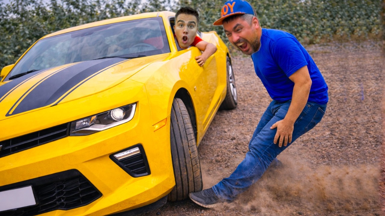 Я за рулём Chevrolet Camaro в автосервисе, моя семья на Audi 80 и мотоцикле в очень смешном видео!