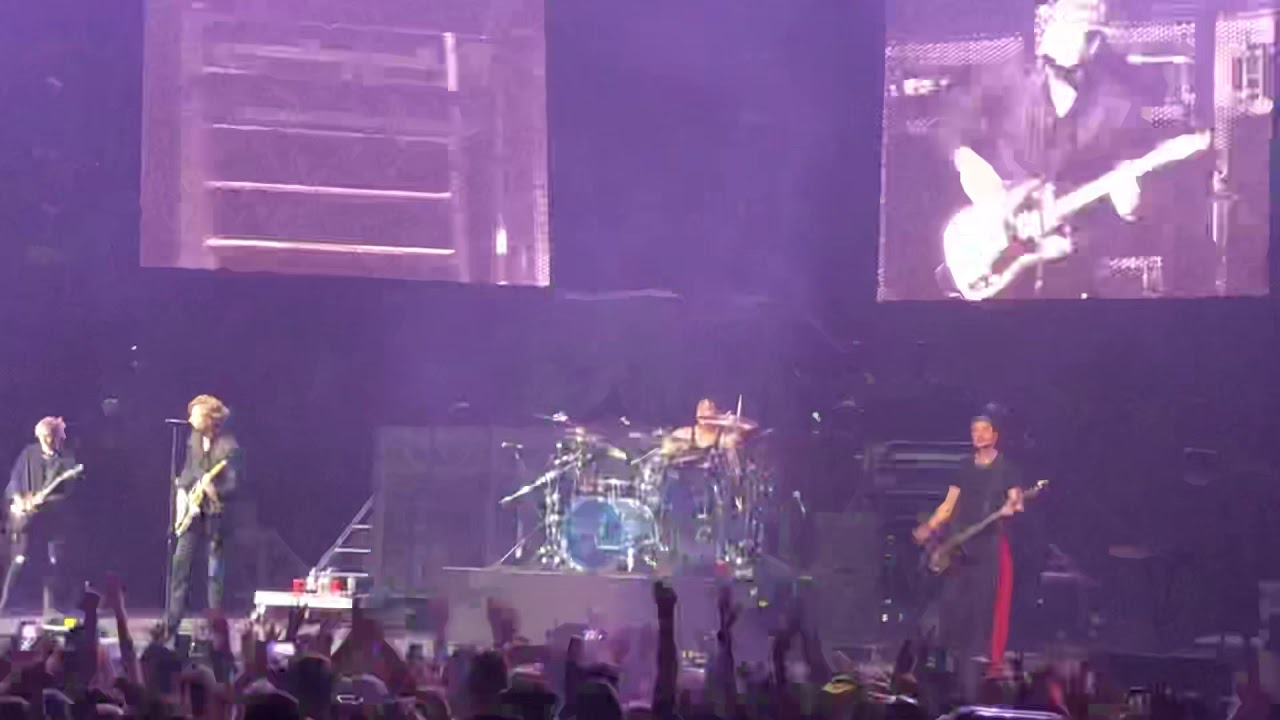 5SOS leaving stage - Tampa 10-25-19
