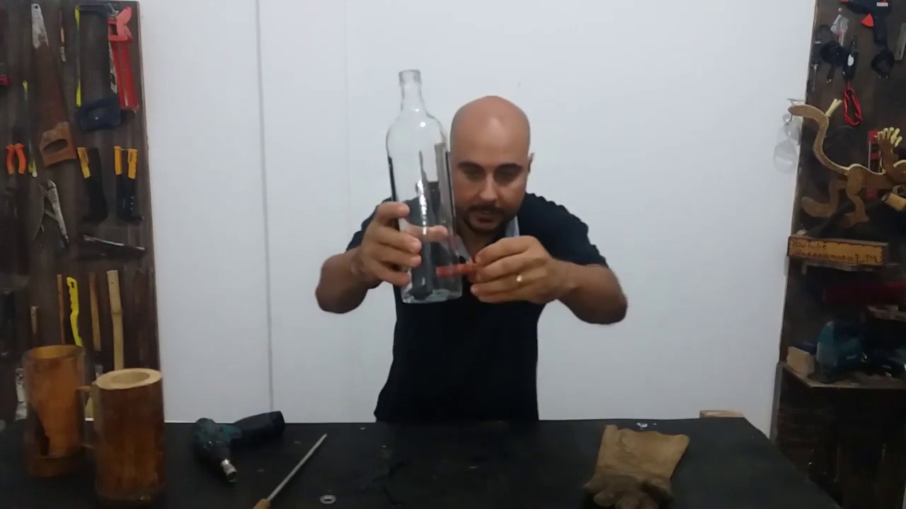 Colocando torneira em garrafa redonda e fina