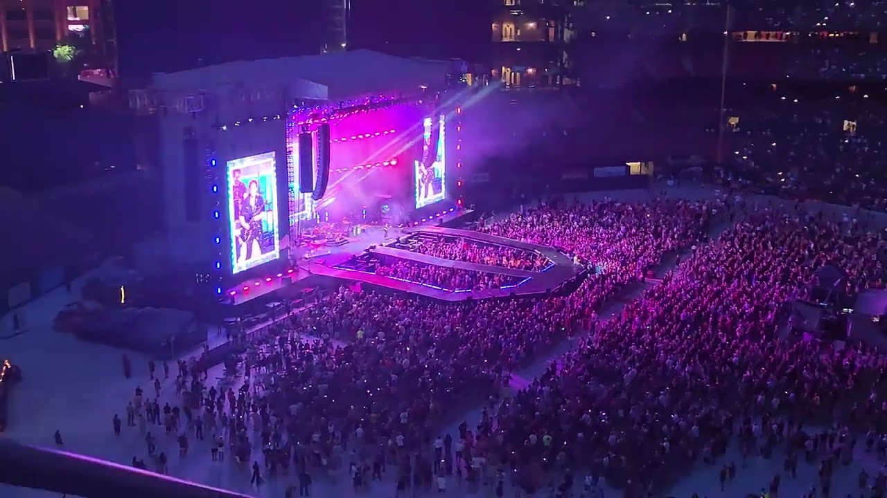 Journey - don't stop believing.  St Louis 2024 -5 July 2024. Bush stadium