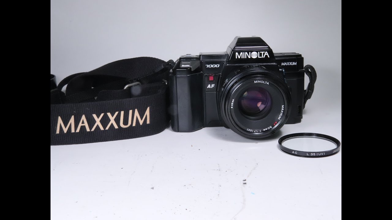 Minolta Maxxum 7000 35mm film SLR camera with 50mm F1.7 prime lens