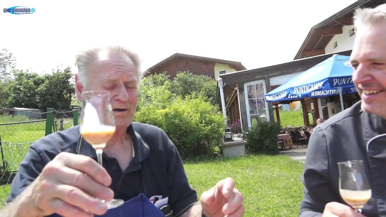 Mitzi's Trinkspruch zum selbstgebrannten Schnupferlikör