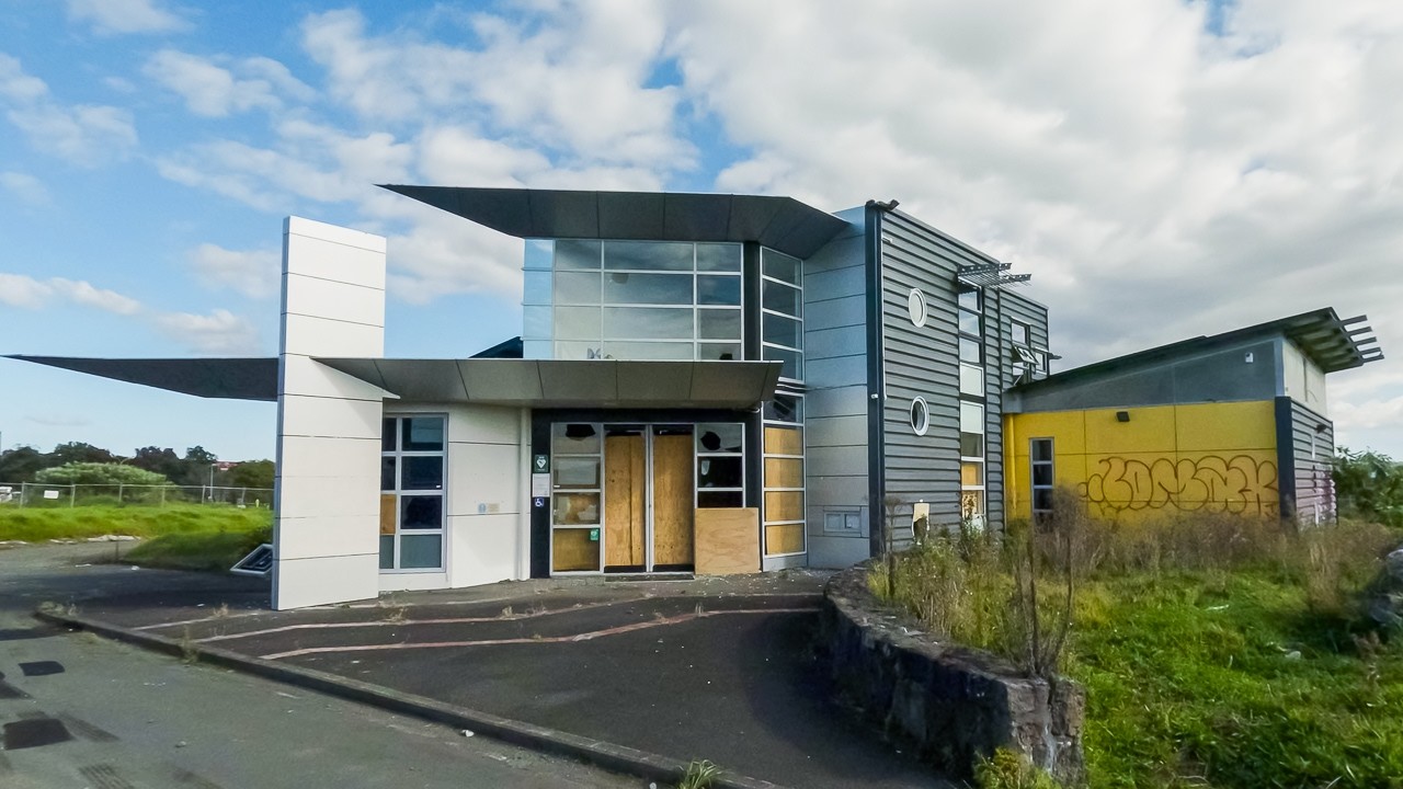 This Specialist Vet Has Been Left Abandoned in Central Auckland