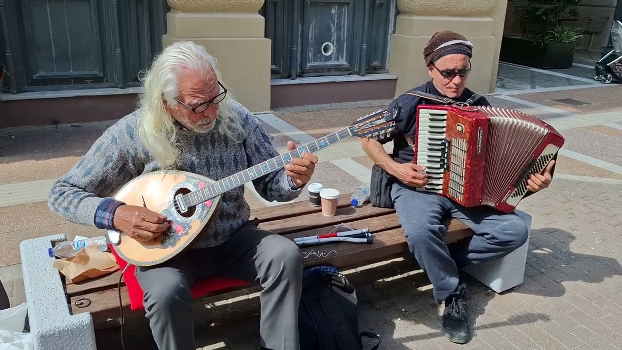 STREET MUSIC. MOΥΣΙΚH ΤΟΥ ΔΡΟΜΟΥ. Σπύρος Κομπιλίρης μπουζούκι.🪕Nίκος Μιχαλόπουλος aircondeon🪗