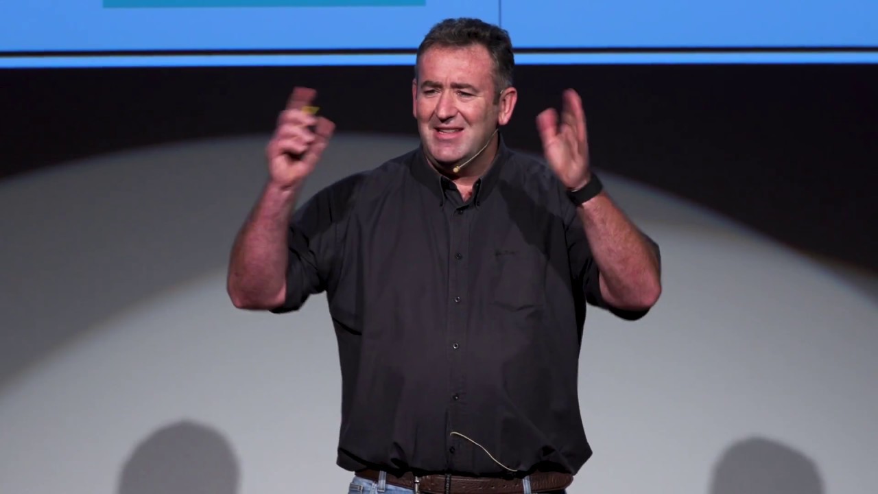Sea turtles united by oceans | Brendan Godley | TEDxTruro