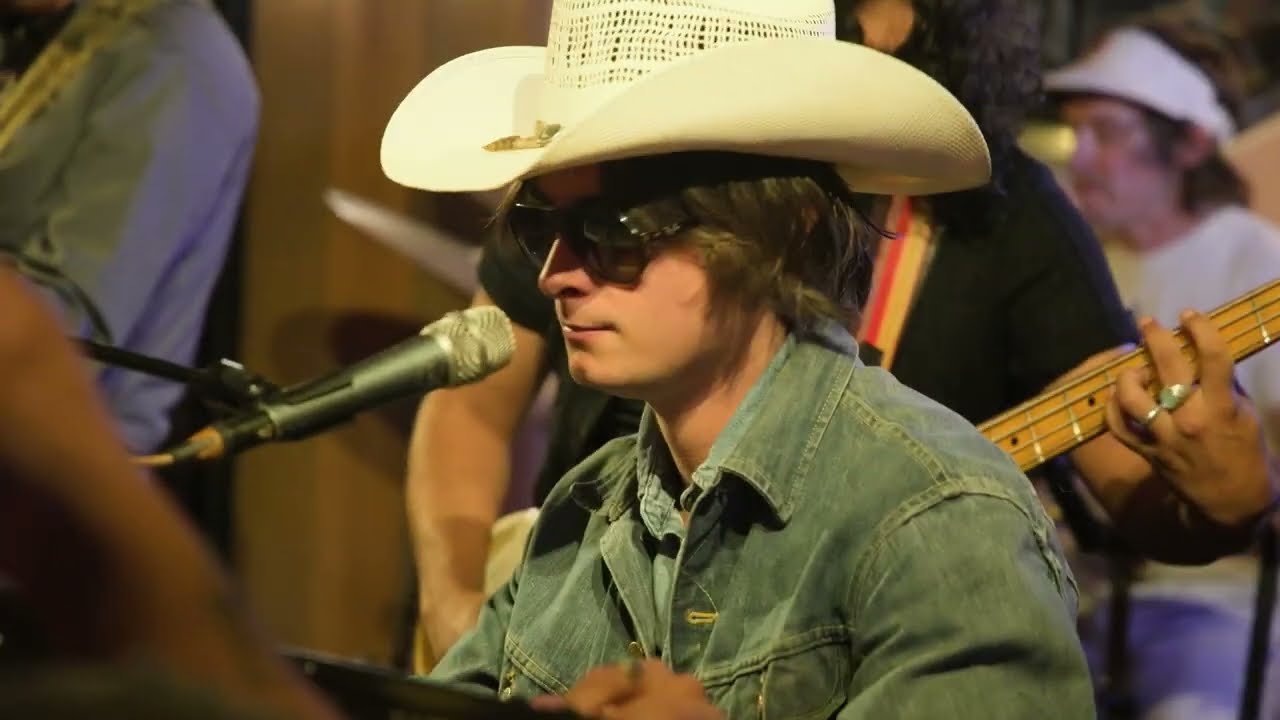 Silverada (Mike & The Moonpies) - 