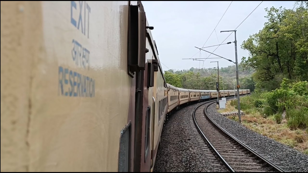 Pune to Howrah : Full Journey : 12129 Azad Hind Express : Did we miss our train😱 : Indian Railways