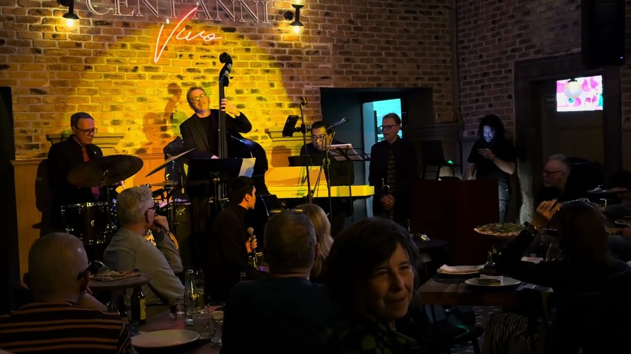 Tribute to Chet Baker / Jesús Espinosa, voz  Less Colonello, trompeta 