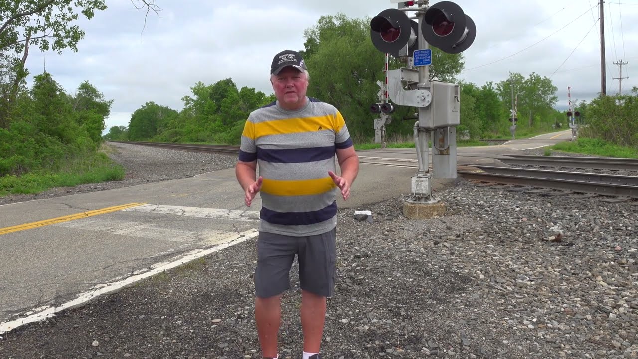 NS Welded Rail Train Meets Big CSX Freight Train, UP Train Coming AT You, Big BNSF Train Heads East