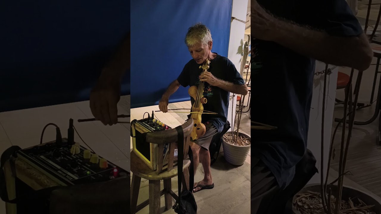 Artista Jorge Fernando Pombo, em Pipa 