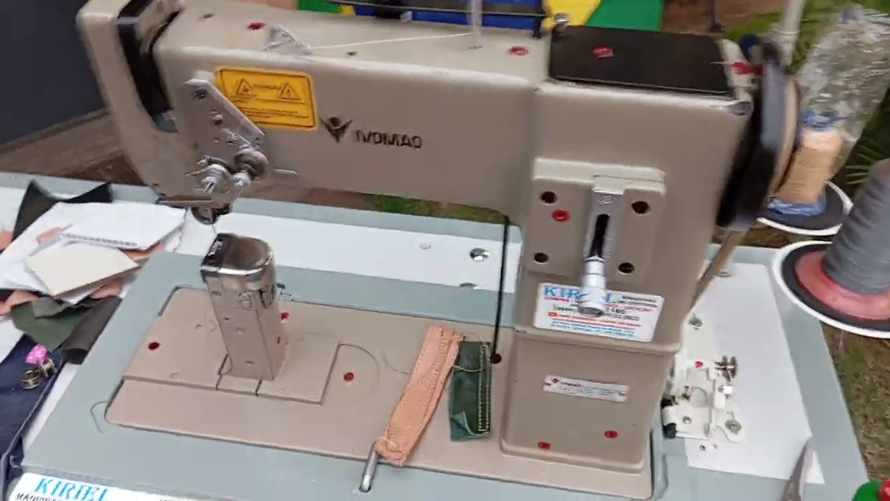 Máquina de costura de coluna transporte dente e rodízio Ivomac CI-2100