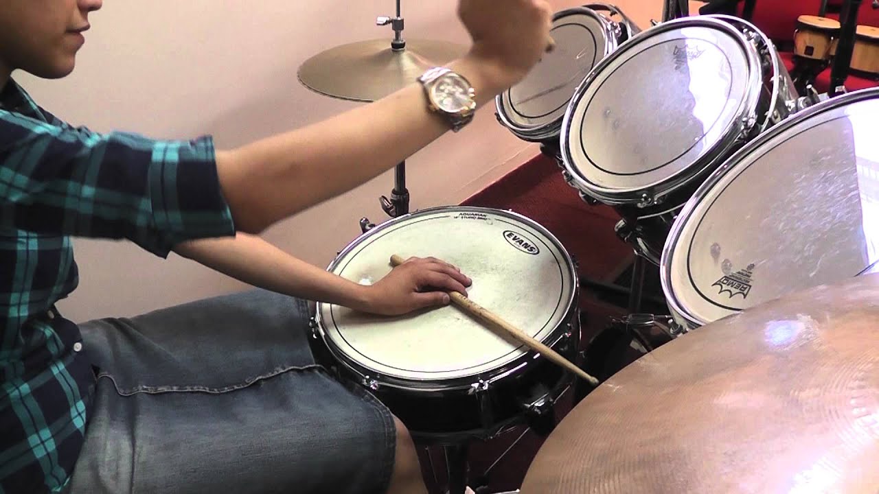 Como acompañar coros de adoracion bateria How to play slow songs drums BASICO