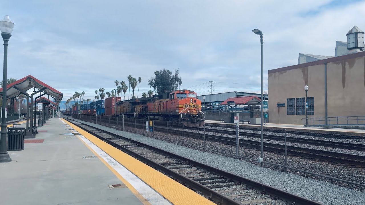 BNSF C44-9W 5201 with UP AC6000CW carrying Port Stack ￼