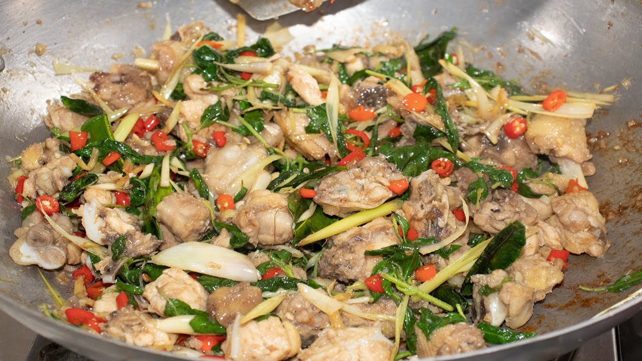 ឆាក្ដៅសាច់មាន់ឆ្ងាញ់អស់ទាស់​ - Fried Chicken hot / Chhen Touch \