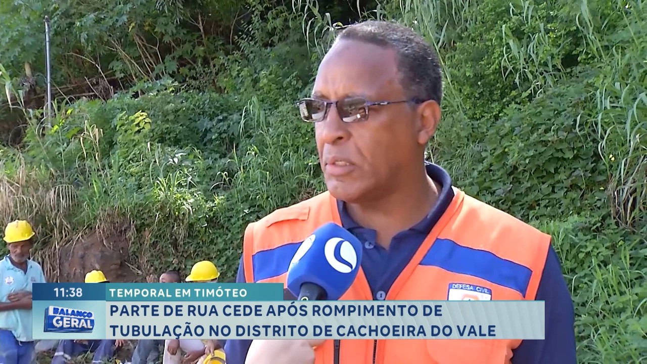 Temporal em Timóteo: Rua cede após rompimento no Cachoeira do Vale.