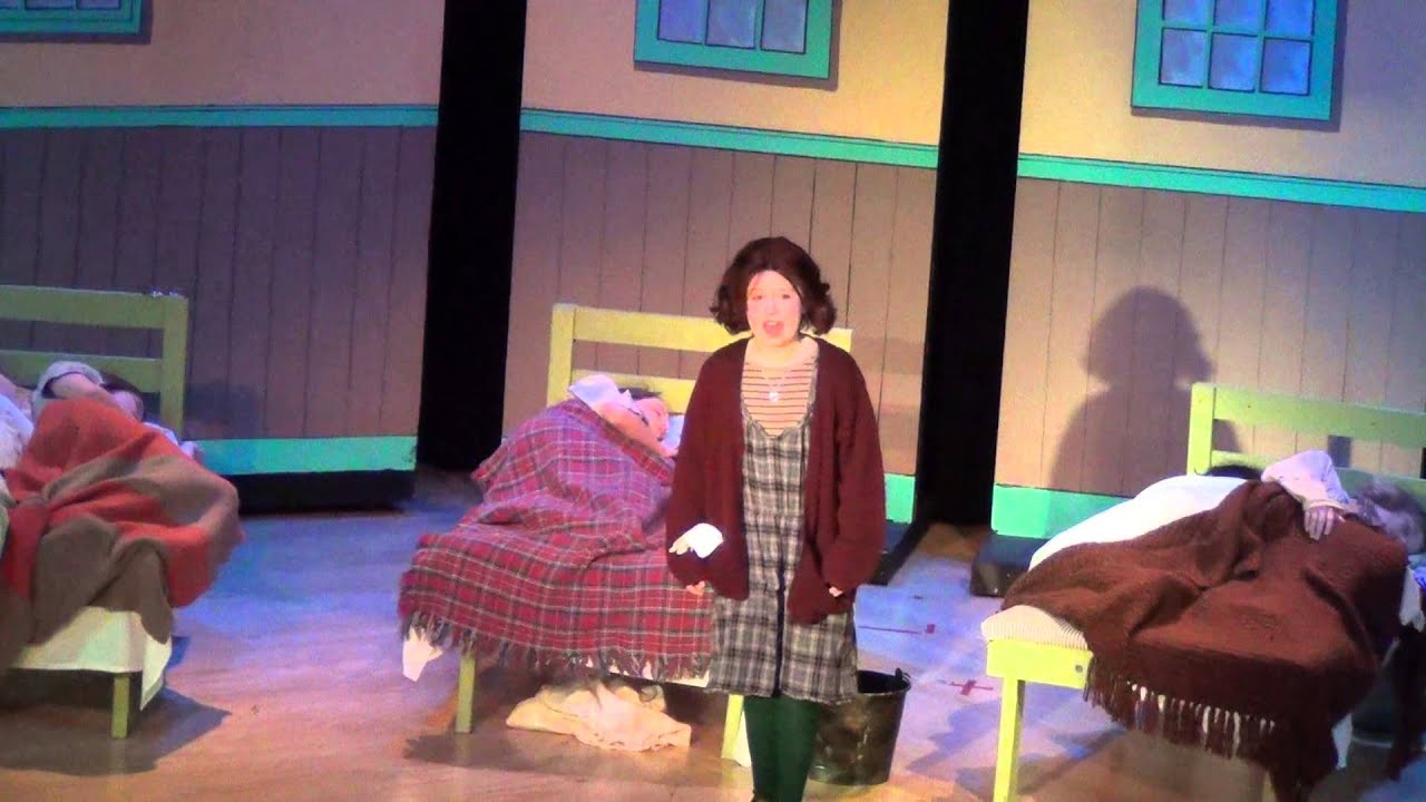Molly Hofstaedter as Annie - Maybe