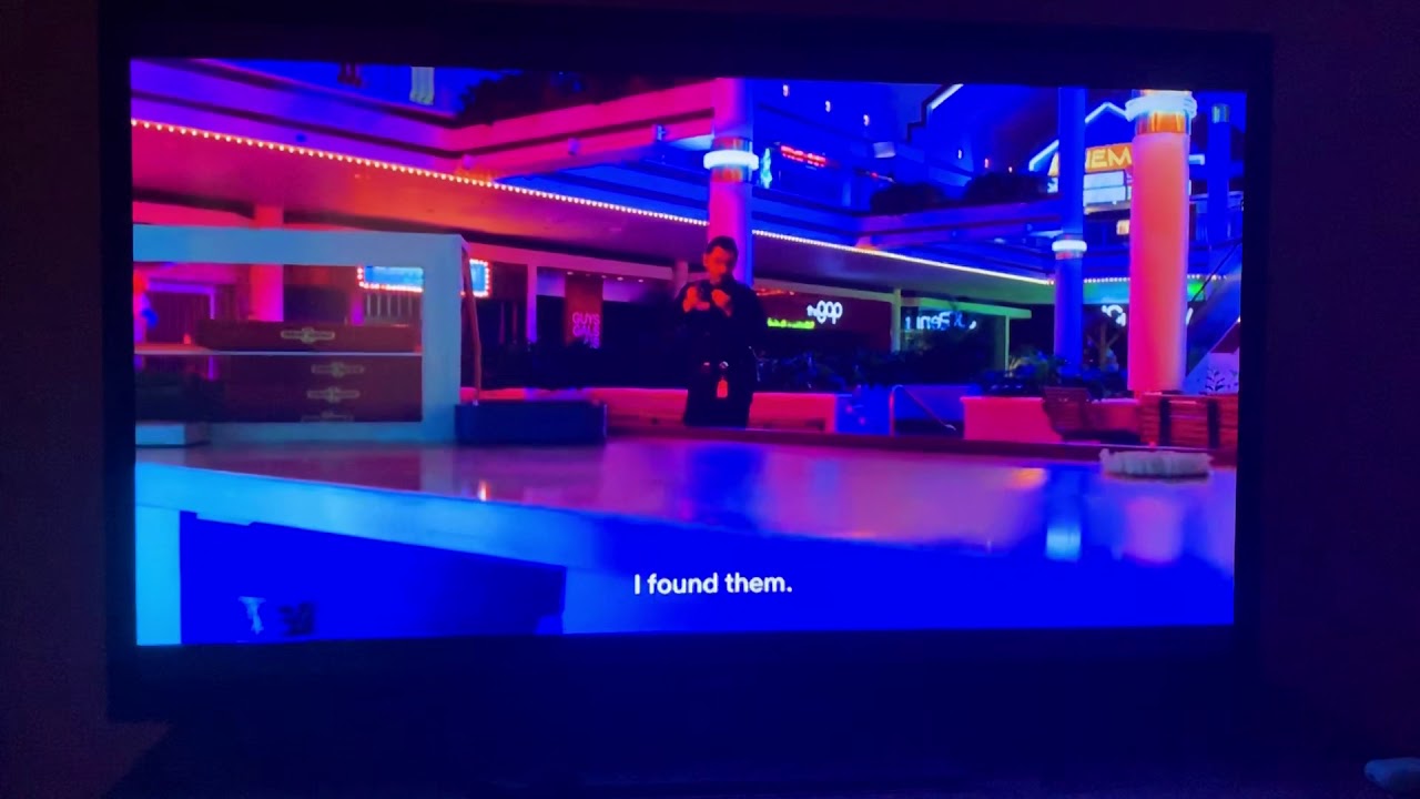 Stranger Things-&ldquo;The Bite&rdquo;-S3 E7- Mall Scene