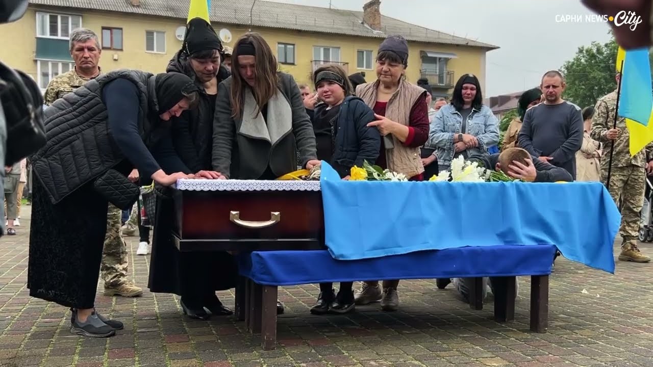 У Сарнах попрощалися із 30-річним солдатом Василем Куклою