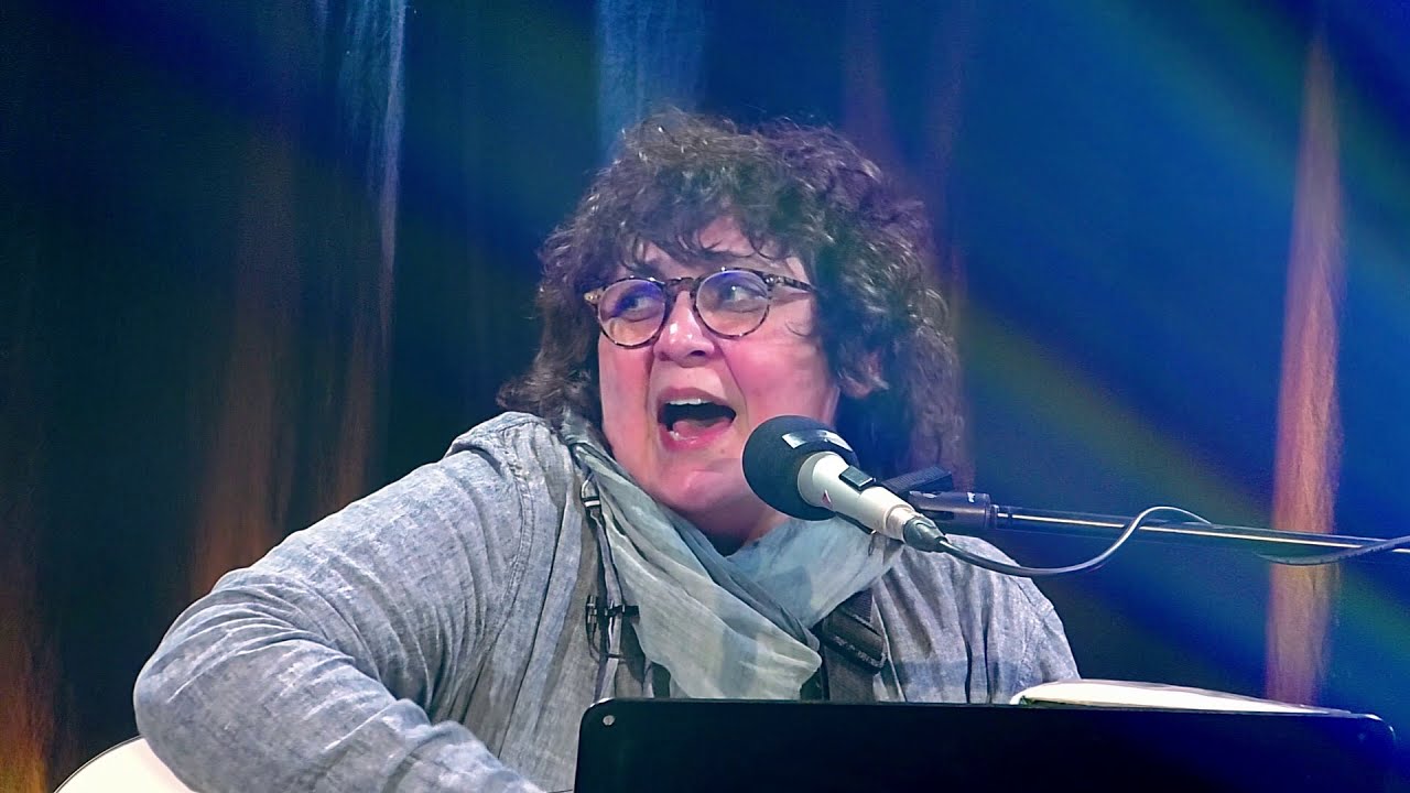 Upadla mi kytka z mojí sukně - Štěpánka Toutová