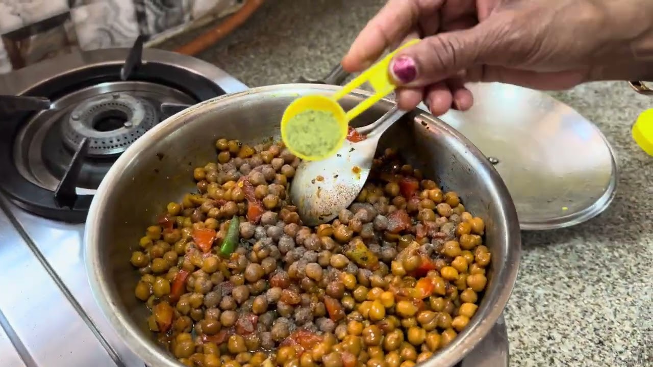 Tasty khatte meethe kale chane🥰 *without onion and garlic *