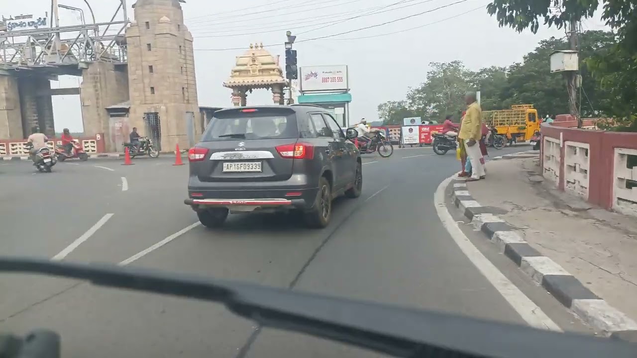 కార్ నిలుపు స్థలం దుర్గమ్మ టెంపుల్ రోడ్ విజయవాడ Car parking place Durgamma Temple Road Vijayawada