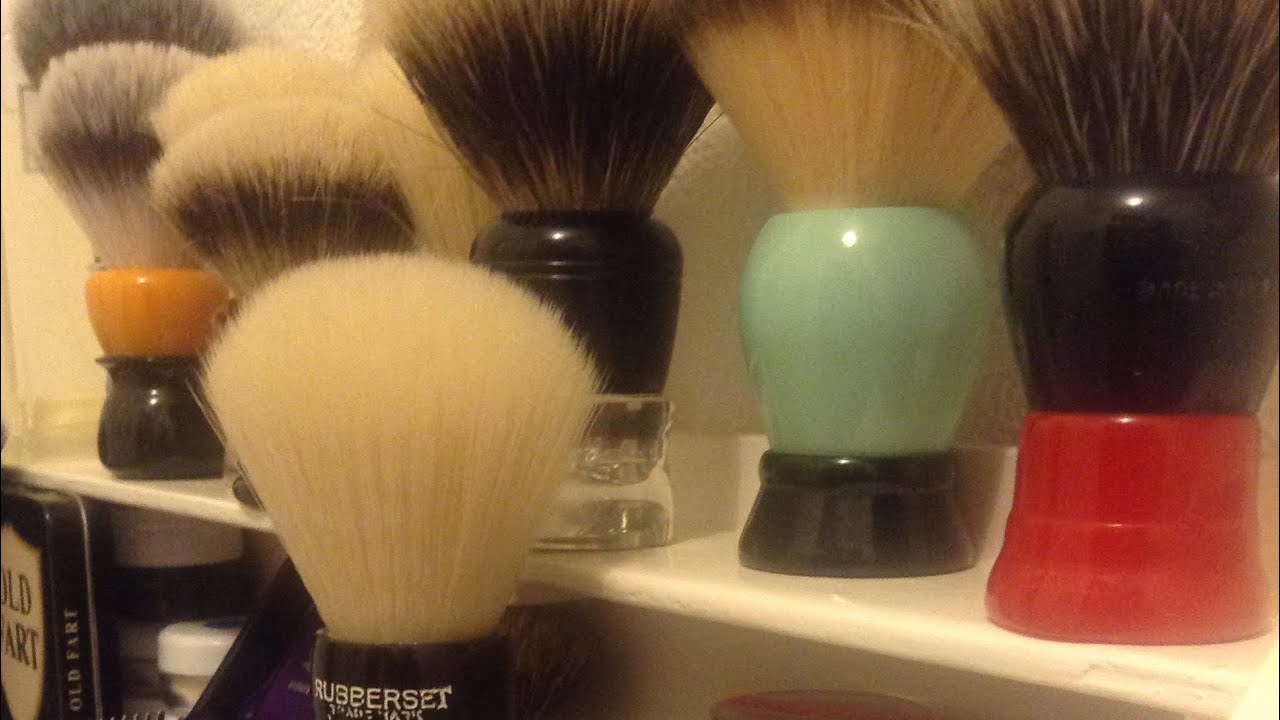 The iKon Shavecraft 102 Humpback Slant Bar Razor