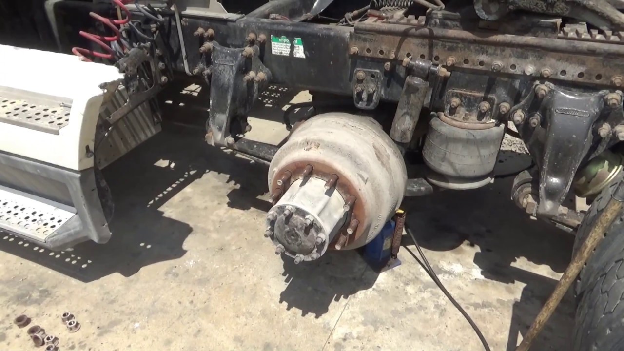 Replacing brake shoes on a big truck at home. May 14, 2018
