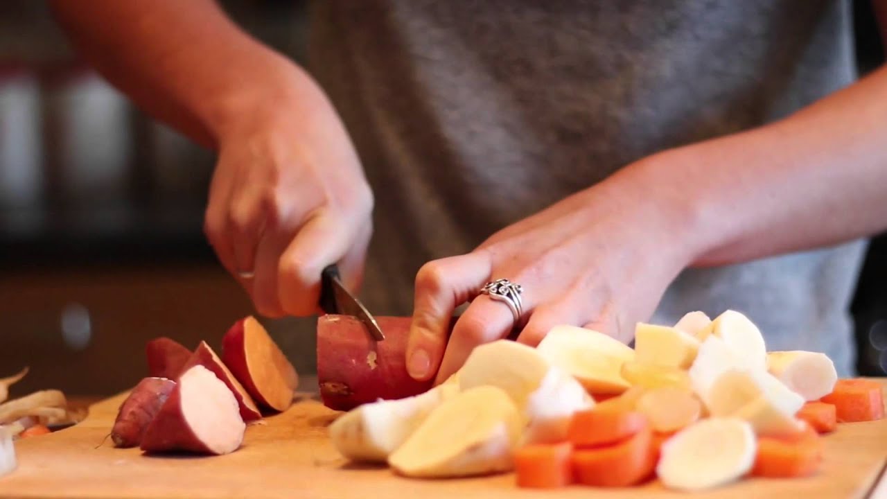 Christmas Recipe Special | Maple Roasted Root Vegetables | Currie On Cooking