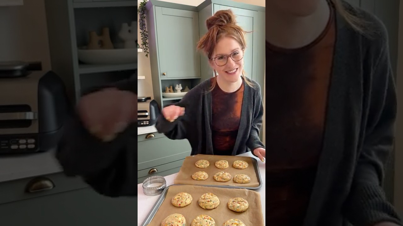 Funfetti Cookies?! 🍪🌈 #cookierecipe #easyrecipes #baking